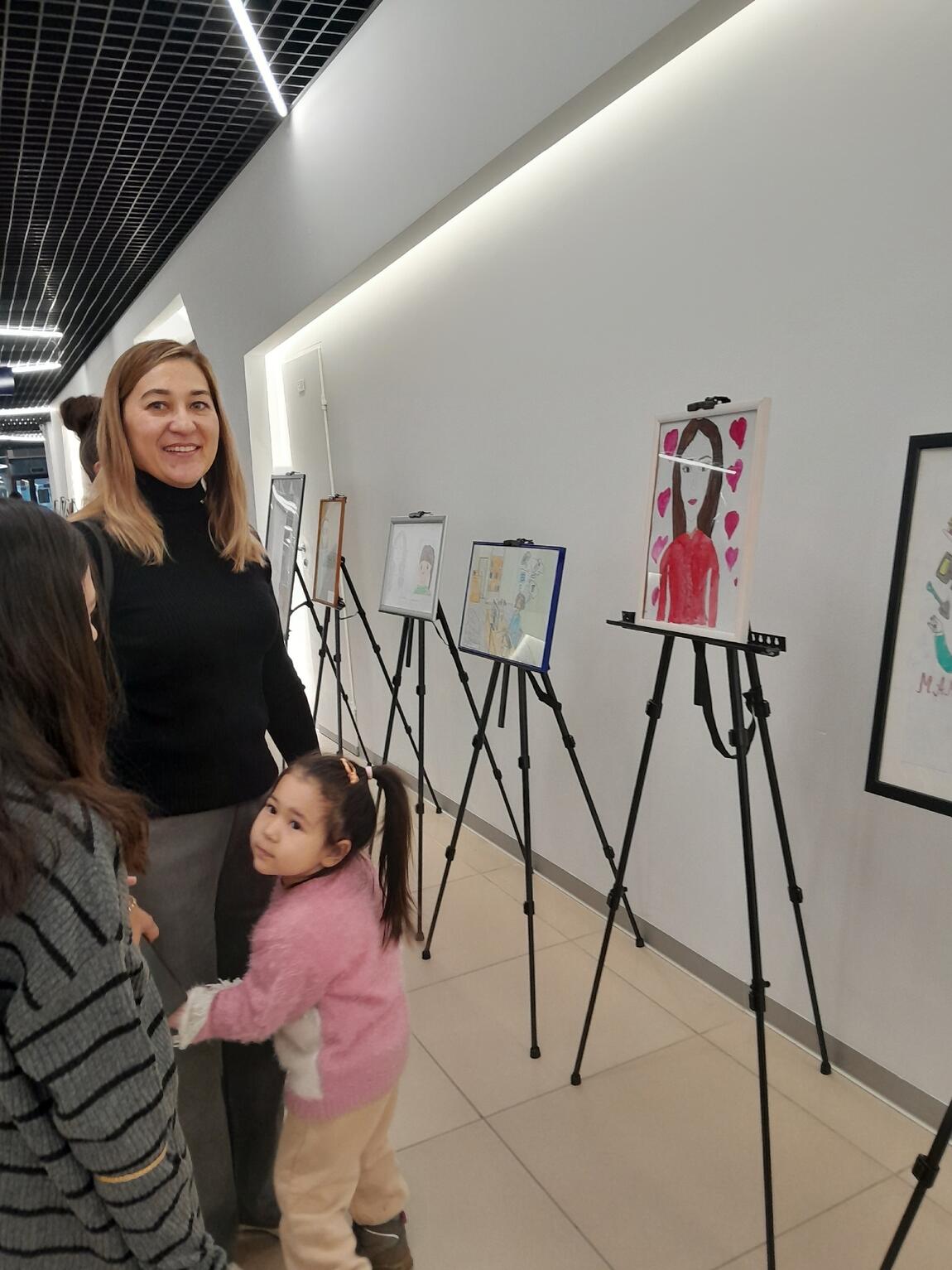 «Моя мама на работе»: самая добрая выставка